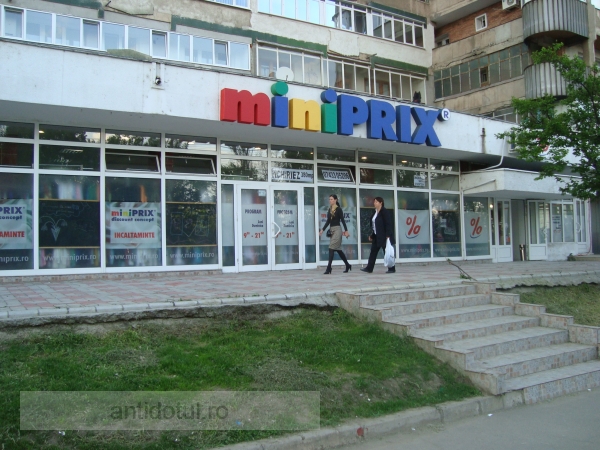 îmbulzeală La țoale Ieftine Căci Duminică Se închide Mini Prix