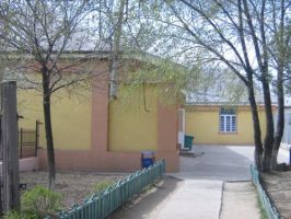 Şcoala din Tuluceşti asediată de votanţi