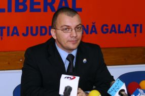 Deputatul Mihail Boldea și-a tras un șut în fund din PDL