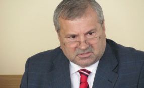 Gheorghe Bunea Stancu, președintele CJ Brăila, amenință că închide ziare și ia pixul din mînă ziariștilor