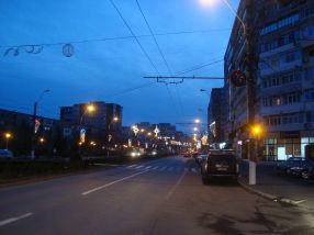 Noul Galați are parte de iluminat festiv doar pe o singură stradă: str. Brăilei