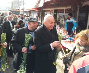 De 1 martie Marius Stan se laudă că va oferi flori și mărțișoare femeilor pe 8 martie