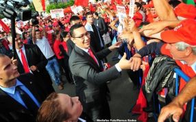 Victor Ponta, aplaudat din motive încă neelucidate