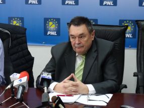 Deputatul PNL Galați Victor Paul Dobre este mare fan al tripletei de tinichea de la Viața Liberă: Macovei-Lazarovici-Katia