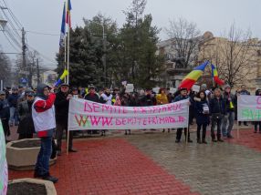 La mitingul organizat astăzi de PMP Galați s-a cerut demisia primarului Marius Stan