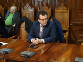 Răzvan Avram s-a obișnuit să frece mangalul la stat, musai ca director