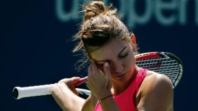 Simona Halep a fost eliminată în turul 2 la Roland Garros de o pensionară de 33 de ani, care a bătut-o și anul trecut la US Open