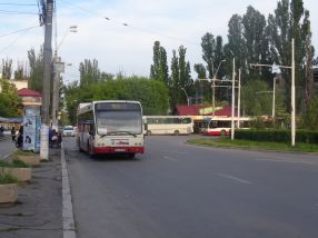 Și totuși, autobuzele Transurb circulă, adică vin în stații