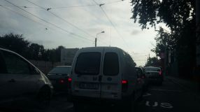 Oraș blocat de parcă trecea Ceaușescu