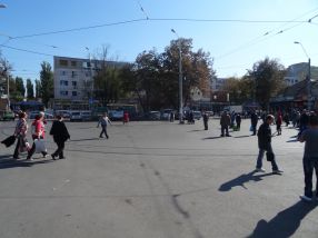 Mașinile nu au fost lăsate să pătrundă pe platoul din fața Pieții Centrale