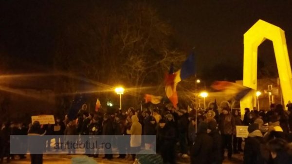 Gălățenii rezistă: zeci de oameni au cerut din nou demisia Guvernului Dragnea