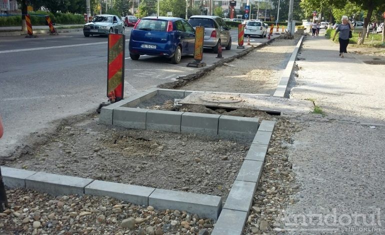 Noua minune a orașului Galați: un loc de parcare făcut de un idiot în care nu încape nici un Smart