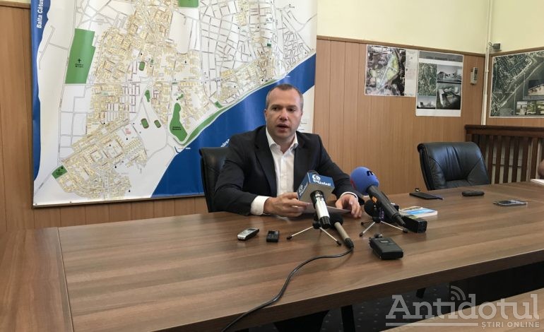 Video: Primarul Pucheanu chiar e responsabil: își asumă că nu-și asumă!