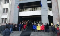 PSD şi ALDE şi-au pus judecătorii în cap. Magistraţii au protestat la Galaţi faţă de intenţia parlamentarilor de a silui legile justiţiei