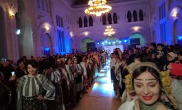La Galați, ca-n New York și Shanghai: la universitate a avut loc o paradă de costume populare