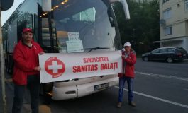 Galerie foto/Sute de angajați din spitalele gălățene participă la mitingul Sanitas de la București