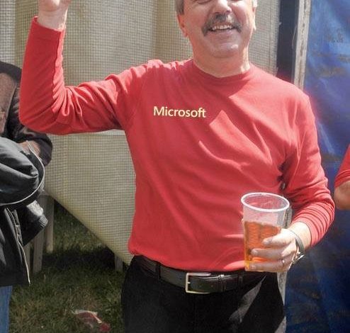 După ce a scăpat de dosarul penal cu Microsoft, europarlamentarul Dan Nica devine ”băiatul cu cipurile”
