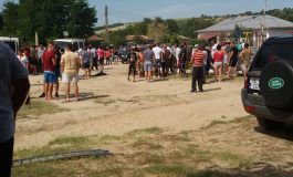 VIDEO/Tragedie în localitatea Roşcani. Cinci copii au fost răniţi după ce un şofer a intrat cu maşina într-un loc de joacă