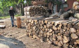 În lipsa microcentralelor de cartier, primăria distribuie lemne de foc