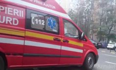 Misiune de salvare la Elice. VIDEO/Doi muncitori au fost scoși dintr-o canalizare după ce au leșinat din cauza gazelor acumulate în interior