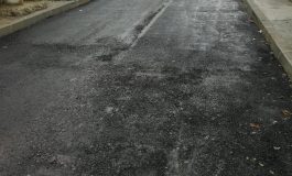 Modernizare şi nu prea. O stradă din Galaţi, de la noroi la ceva ce seamănă cu asfaltul!