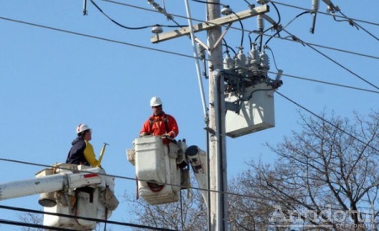 Citiți și înjurați: reprezentanții Electrica Galați anunță că a scăzut numărul de avarii la rețelele electrice