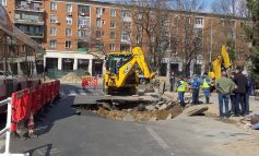 Video și foto/Surpare uriașă în centrul orașului Galați. Traficul auto este îngreunat pe strada Navelor