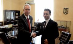 Excelența Sa, Hans G. Klemm, Ambasadorul Statelor Unite ale Americii în România, a fost astăzi oaspetele Universității „Dunărea de Jos” din Galați