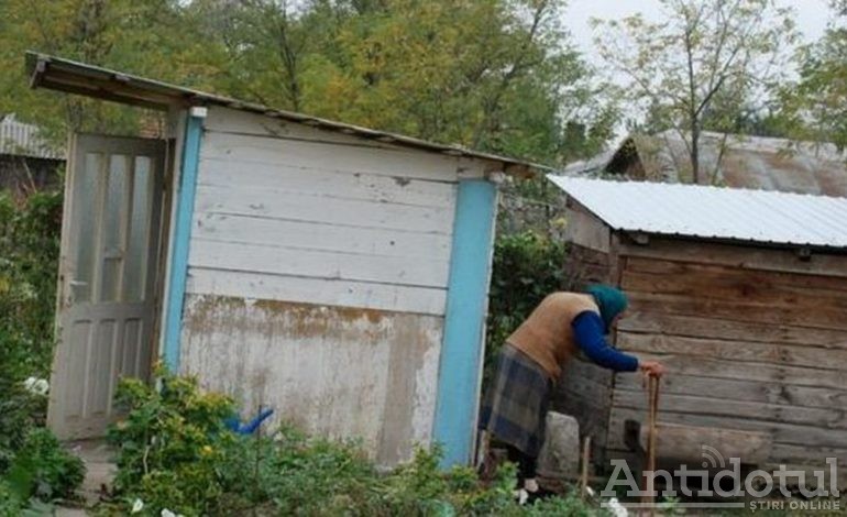Guvernanții vor să se uite sub fundul românilor: încearcă să afle câte gospodării nu au wc-ul racordat la rețeaua de canalizare