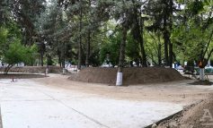 Lecţie de management. Acuzat de gălăţeni că betonează parcurile, primarul Pucheanu se laudă că face spaţii verzi!