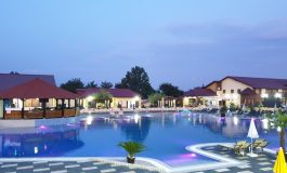 Orașul Galați a evoluat la stadiul de haltă pentru turiștii care se duc la piscina din comuna Valea Mărului