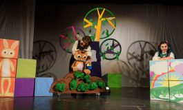 Premiera spectacolului "Ursul păcălit de vulpe" la Teatrul “GULLIVER”