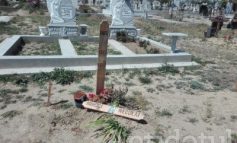 VIDEO Apucături creștine: un cimitir din județul Galați a fost distrus în zilele de Paște