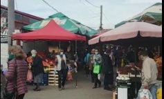 Păruială electorală pe tarabele piețarilor: Parlamentul a votat un proiect de lege care permite redeschiderea piețelor
