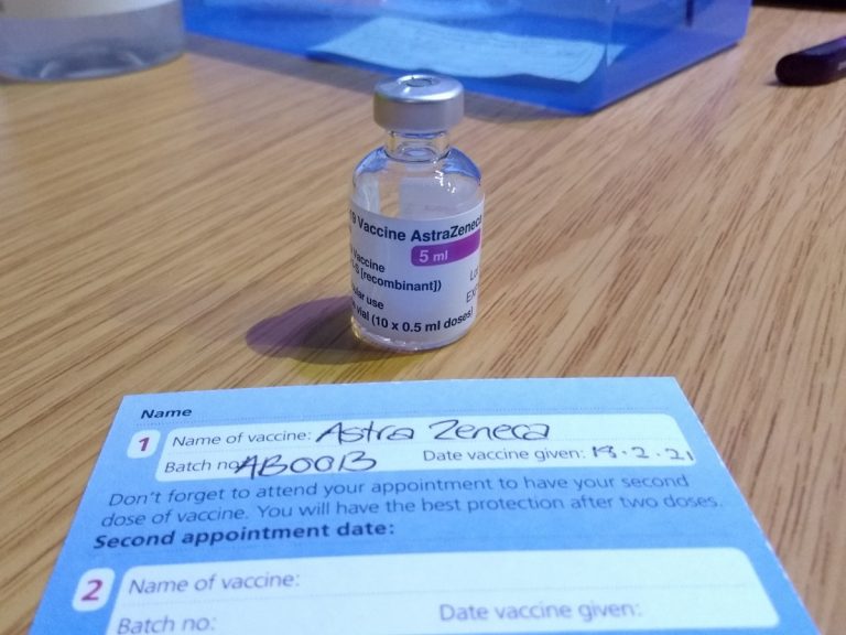 Vaccinul AstraZeneca, la liber