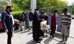 Somalezii, pakistanezii și sirienii au primit cadouri de la ÎPS Casian cu ocazia marelui praznic al Învierii Domnului
