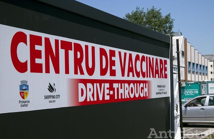 Centrul de vaccinare drive-thru mai rămâne deschis doar în acest weekend