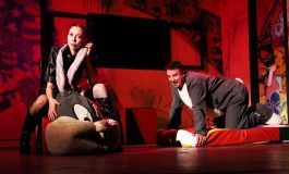 Ultimele spectacole din acest an la Teatrul Dramatic „Fani Tardini”: GENIUL CRIMEI | SOACRA CU TREI NURORI