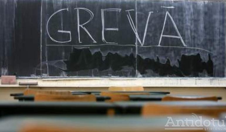 Duios Anul școlar trecea: greva generală din învățământ continuă