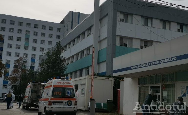 Pacient în România: un bărbat a venit la Spitalul Județean din Galați cu sonda urinară agățată de rever