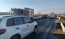 Circulația pe digul Galați-Brăila, dată peste cap de un accident în care au fost implicate cinci mașini