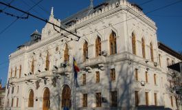 În pas cu vremurile: Prefectura Galați va fi iluminată în culorile drapelului ucrainean