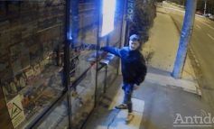 VIDEO Spărgătorul de chioșcuri, premiat cu dosar penal pentru tentativă de furt