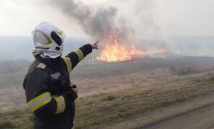VIDEO Pompierii gălățeni au intervenit de zeci de ori pentru a stinge incendiile de vegetație uscată