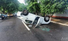 Accident spectaculos într-o intersecție din Galați: patru mașini implicate, una s-a răsturnat