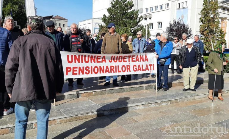 VIDEO Protest al pensionarilor gălățeni. Oamenii vor pensii mai mari și protecție în fața scumpirilor la energie