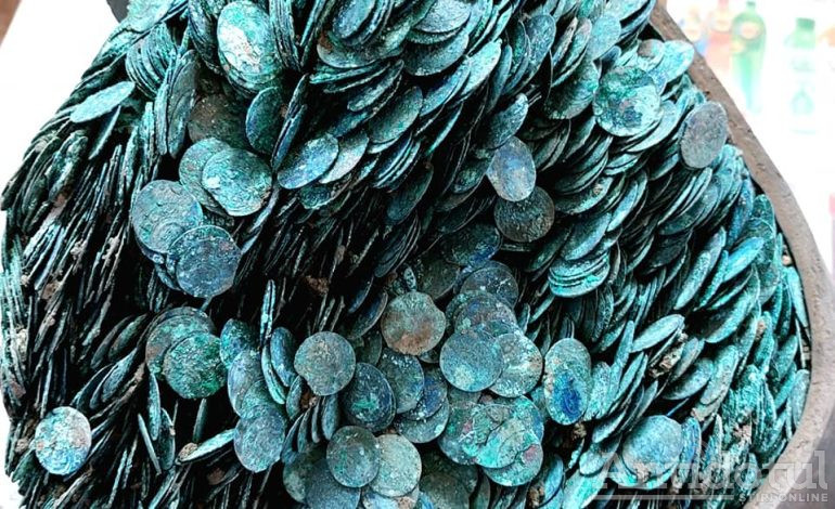 VIDEO/O tempora, o mores! La Tecuci au fost descoperite 20.000 de monede falsificate în Evul Mediu