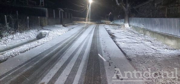 Iarna pe uliță: utilajele de deszăpezire au intervenit în județul Galați