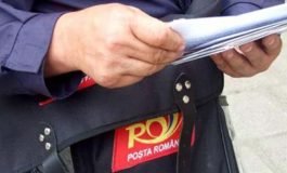 Poștașii îi fugăresc pe români cu terminalele mobile și cardurile de energie
