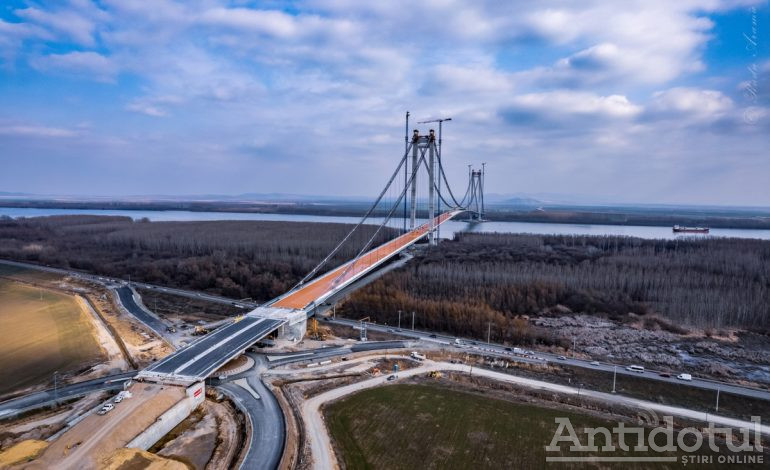Minune: podul peste Dunăre ar putea fi asfaltat peste câteva zile